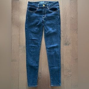 American Eagle / Dark Wash Super Stretch Jegging